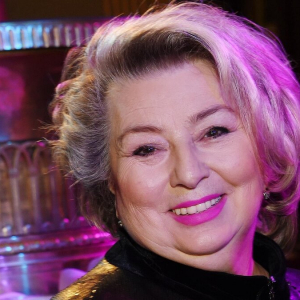 «Стены темные, полы темные, фу»: в Сеть попали редкие кадры из особняка Тарасовой